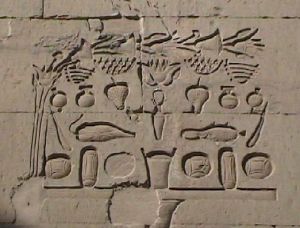 Kom Ombo Spiegelbildlich Opfergaben -Hieroglyphe htp = Opfer